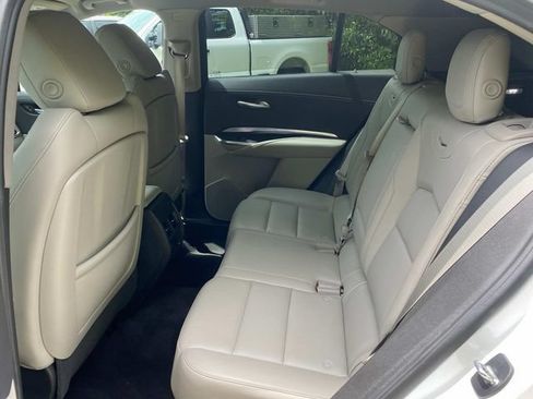 Used 2023 Cadillac XT4 Luxury FWD image 9