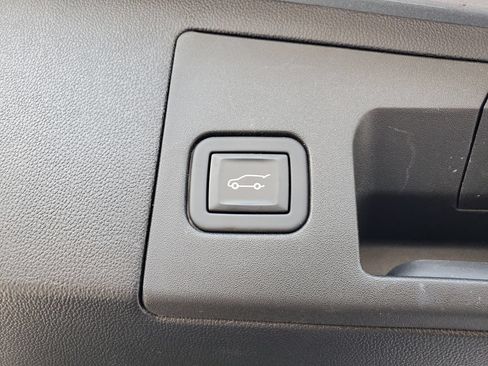 Certified 2024 Cadillac XT5 Premium Luxury w/ LPO, Floor Liner Package AWD/4WD image 43