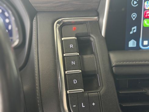 Used 2023 Chevrolet Suburban Z71 AWD/4WD image 56