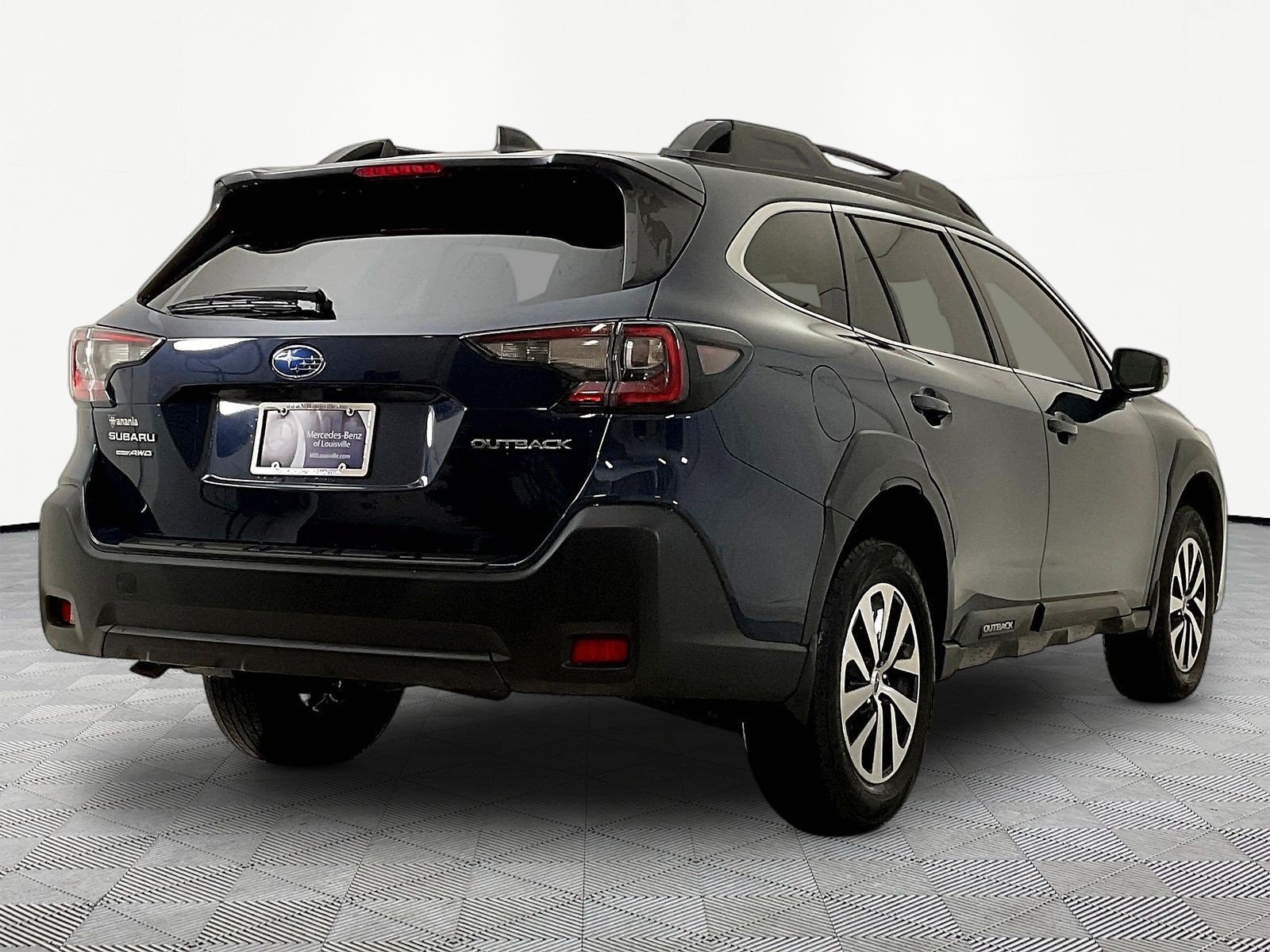 Used 2025 Subaru Outback Premium AWD/4WD image 6
