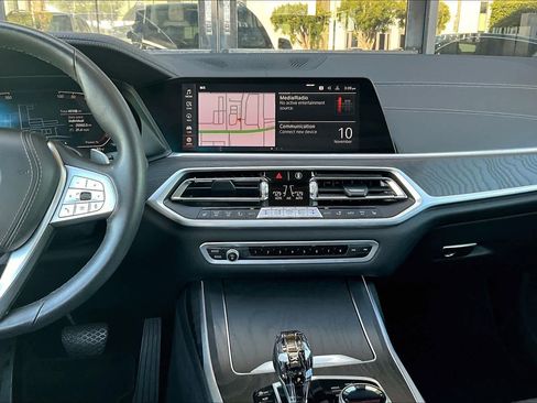 Used 2022 BMW X7 xDrive40i w/ Parking Assistance Package image 6