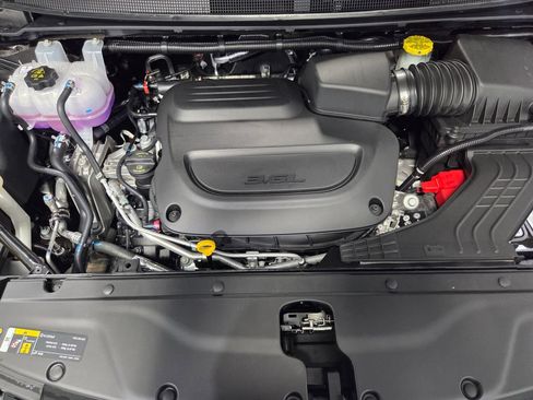 New 2026 Chrysler Pacifica Select FWD image 22