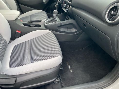 Used 2022 Hyundai Kona SE FWD image 36