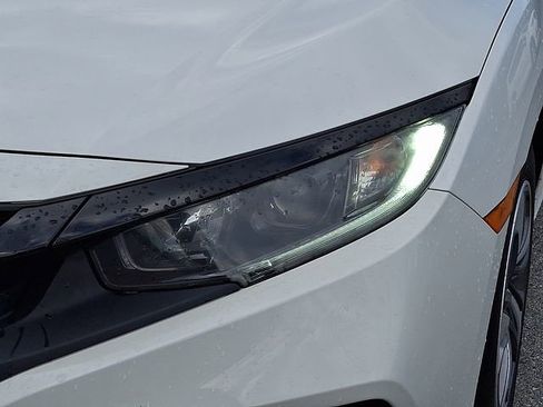 Used 2019 Honda Civic LX image 9