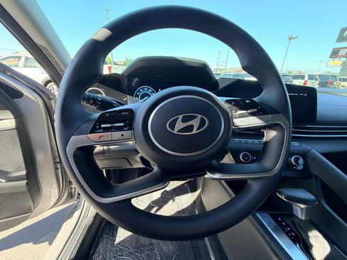 Used 2024 Hyundai Elantra SEL FWD image 12