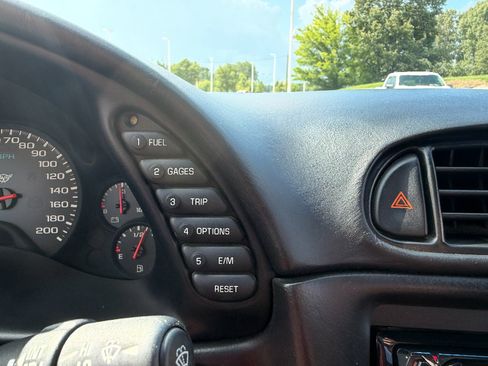 Used 2001 Chevrolet Corvette Convertible w/ Preferred Equipment Group2 RWD image 46