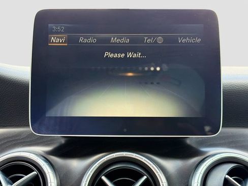 Used 2018 Mercedes-Benz CLA 250 image 30