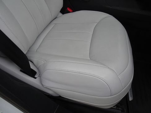 Certified 2023 Land Rover Range Rover Sport SE image 26