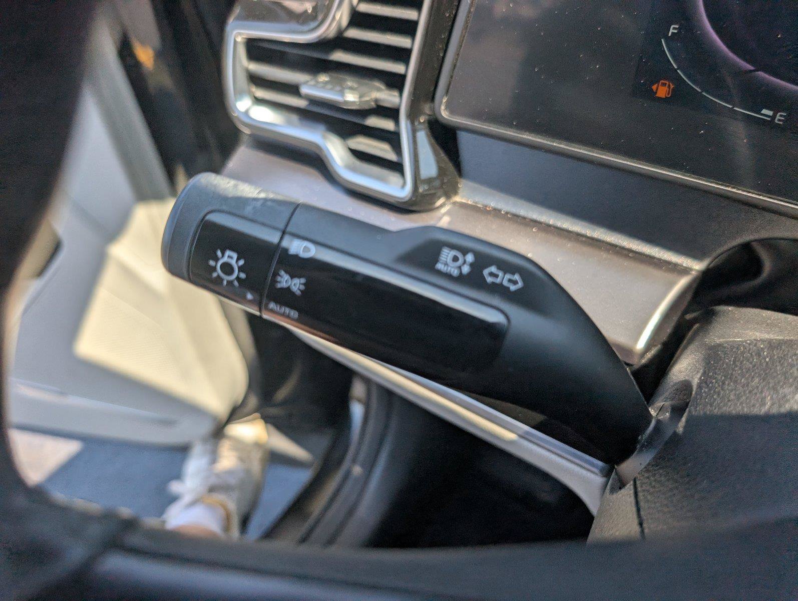 Used 2023 Kia Sportage EX FWD image 29