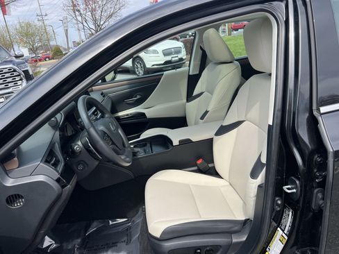 Used 2024 Lexus ES 350 w/ Premium Package image 13