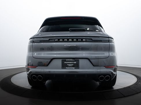 New 2025 Porsche Cayenne E-Hybrid image 6