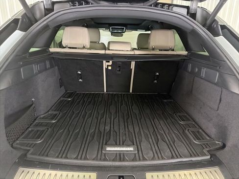 Used 2022 Land Rover Range Rover Velar R-Dynamic S AWD/4WD image 28