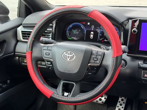 Used 2025 Toyota Camry XSE FWD image 24