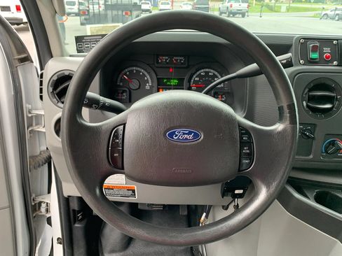 Used 2019 Ford E-350 and Econoline 350 Super Duty RWD image 10