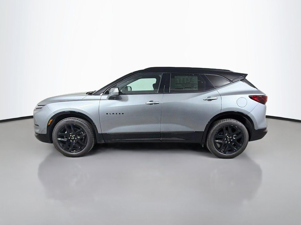 New 2026 Chevrolet Blazer RS w/ LPO, Floor Liner Package AWD/4WD image 8