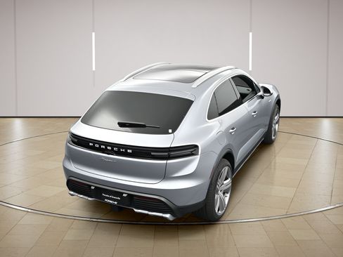 Certified 2025 Porsche Macan 4 Electric AWD/4WD image 37