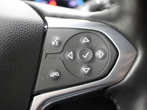 Used 2022 Chevrolet Traverse LT FWD image 14