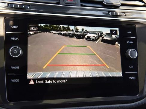 Certified 2023 Volkswagen Tiguan SE w/ Panoramic Sunroof Package AWD/4WD image 12