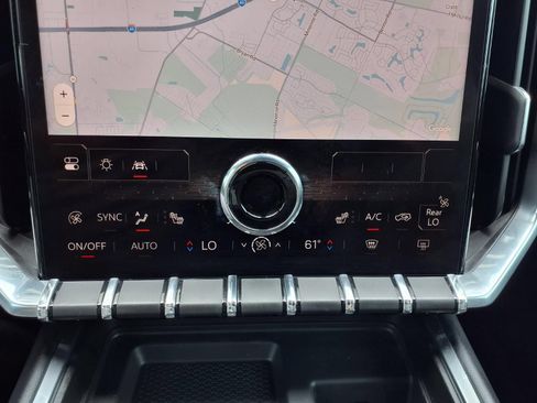 Used 2025 GMC Acadia Elevation w/ Elevation Premium Package FWD image 13