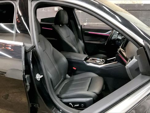 Used 2024 BMW i4 eDrive35 w/ Premium Package image 10