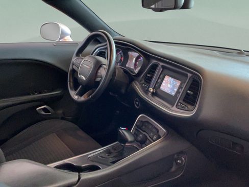 Used 2015 Dodge Challenger SXT w/ Driver Convenience Group RWD image 30