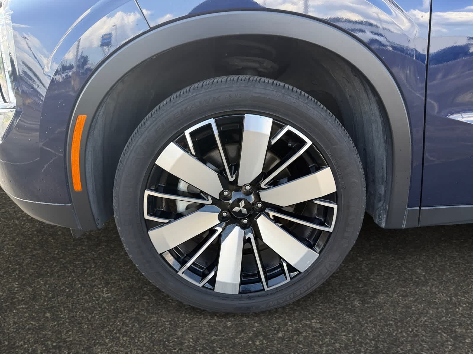 Used 2025 Mitsubishi Outlander SE AWD/4WD image 14