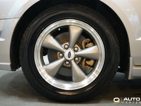Used 2005 Ford Mustang GT Premium image 7