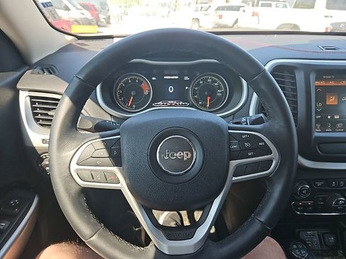 Used 2017 Jeep Cherokee Trailhawk w/ Comfort/Convenience Group image 17