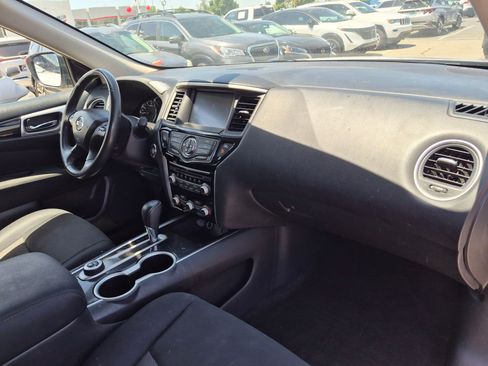 Used 2017 Nissan Pathfinder SV AWD/4WD image 31