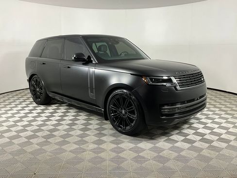 Certified 2025 Land Rover Range Rover SE image 6
