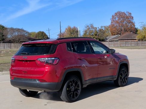 New 2026 Jeep Compass Latitude image 8