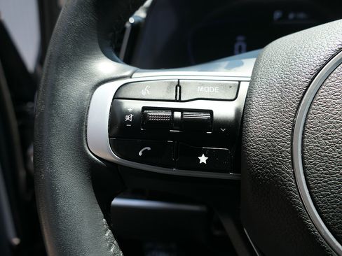 Used 2025 Kia Sportage EX AWD/4WD image 12