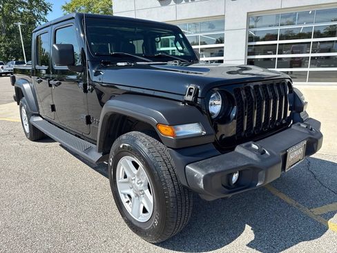 Used 2020 Jeep Gladiator Sport w/ Quick Order Package 24S AWD/4WD image 15