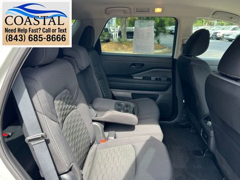 Certified 2025 Nissan Pathfinder SV FWD image 22