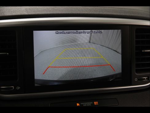 Used 2020 Kia Sportage LX w/ LX Popular Package image 12