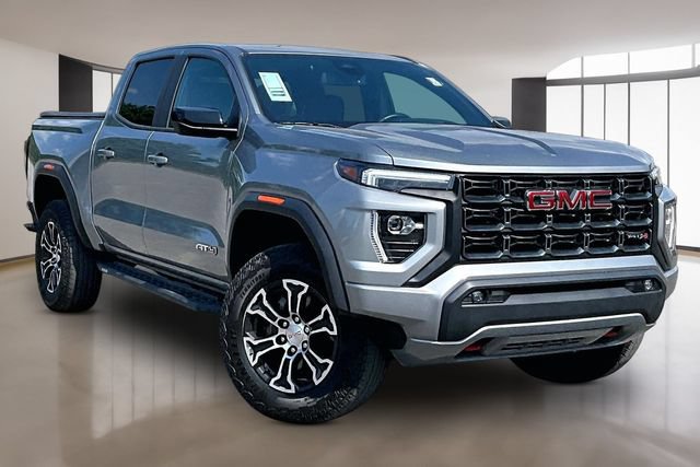 Used 2023 GMC Canyon AT4 w/ AT4 Premium Package AWD/4WD image 3