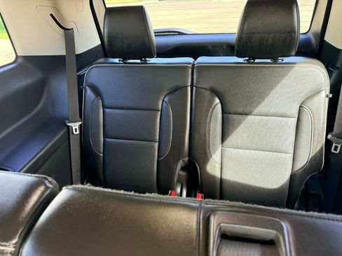 Used 2018 GMC Acadia Denali image 17