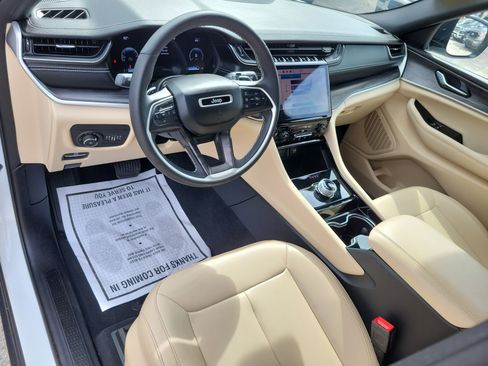 Used 2023 Jeep Grand Cherokee L Limited RWD image 14