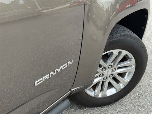 Used 2016 GMC Canyon SLT w/ Trailering Package image 9