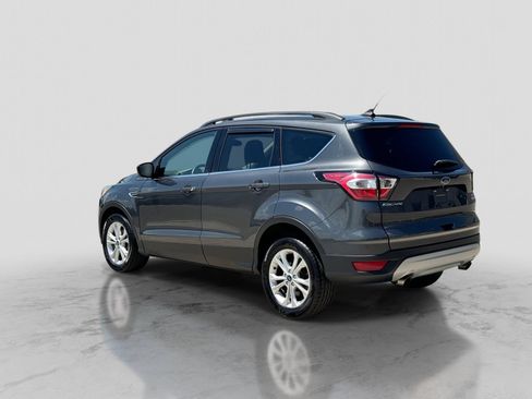Used 2018 Ford Escape SE w/ SE Sync 3 Package FWD image 5