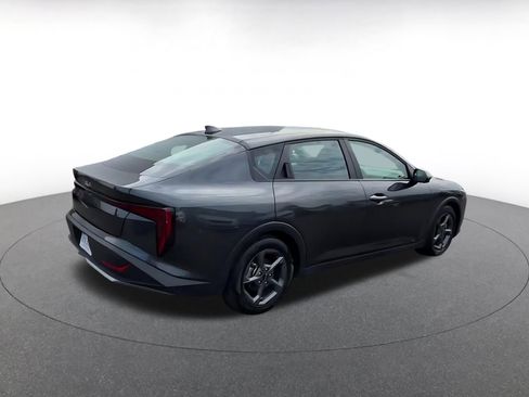 Used 2025 Kia K4 LXS image 15