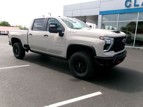 New 2026 Chevrolet Silverado 2500 ZR2 AWD/4WD image 11
