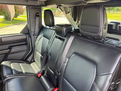 Used 2025 Ford Bronco Outer Banks AWD/4WD image 25