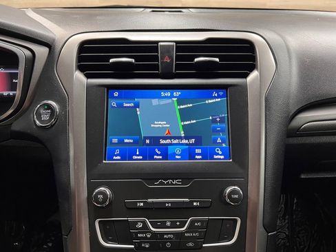 Used 2020 Ford Fusion SE FWD image 14