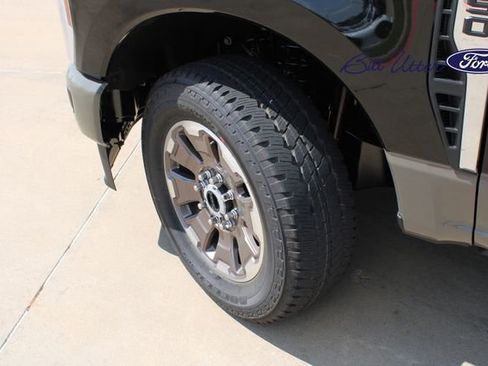 New 2026 Ford F250 King Ranch w/ FX4 Off-Road Package image 5