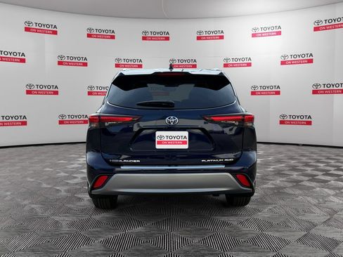 New 2026 Toyota Highlander Platinum AWD/4WD image 6