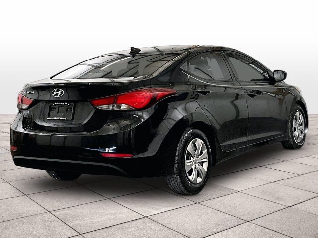 Used 2016 Hyundai Elantra SE FWD image 12