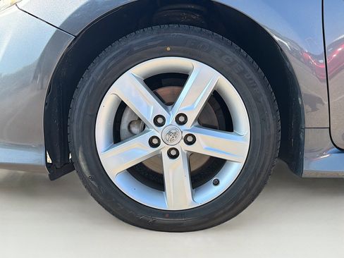 Used 2013 Toyota Camry SE image 35