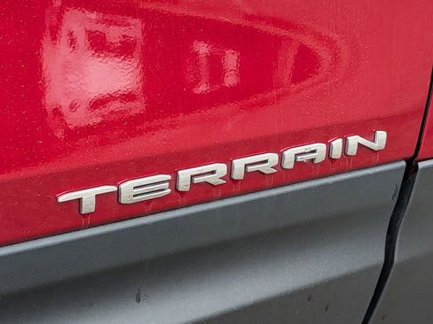 Used 2024 GMC Terrain SLT w/ Infotainment Package II AWD/4WD image 17