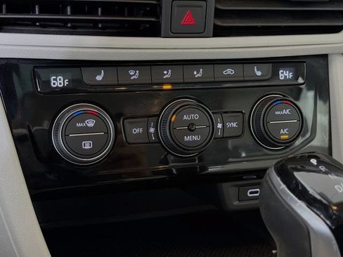 Used 2022 Volkswagen Jetta SE FWD image 17